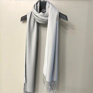 100% Viscose Scarf (New w/o Tag)